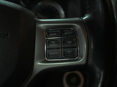 2022 RAM 1500 Classic SLT  Black Top Edition 4X4 - Photo 17 - North Canton, OH 44720