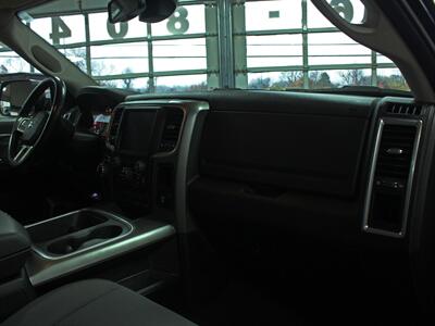 2022 RAM 1500 Classic SLT  Black Top Edition 4X4 - Photo 31 - North Canton, OH 44720