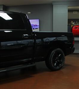 2022 RAM 1500 Classic SLT  Black Top Edition 4X4 - Photo 43 - North Canton, OH 44720