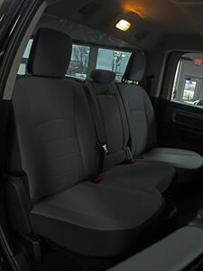 2022 RAM 1500 Classic SLT  Black Top Edition 4X4 - Photo 38 - North Canton, OH 44720