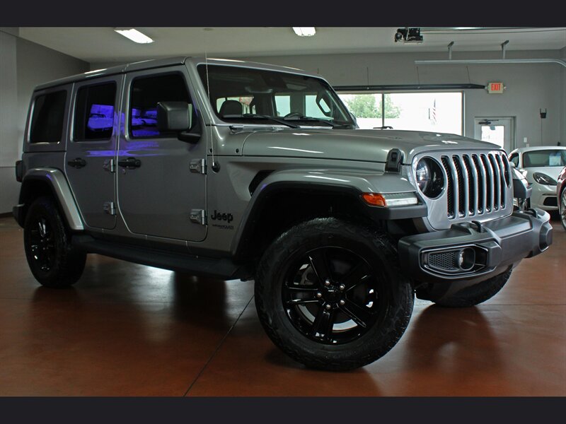 2019 Jeep Wrangler Unlimited Sahara Altitude  4X4
