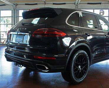 2016 Porsche Cayenne  AWD - Photo 9 - North Canton, OH 44720