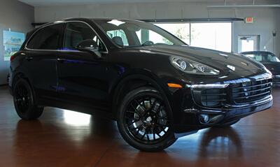 2016 Porsche Cayenne  AWD - Photo 2 - North Canton, OH 44720