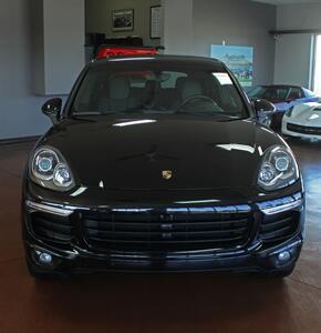 2016 Porsche Cayenne  AWD - Photo 4 - North Canton, OH 44720