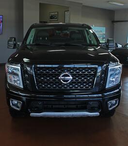 2018 Nissan Titan PRO-4X  4X4 - Photo 4 - North Canton, OH 44720