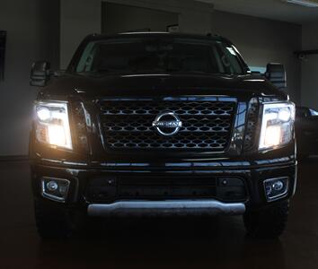 2018 Nissan Titan PRO-4X  4X4 - Photo 38 - North Canton, OH 44720