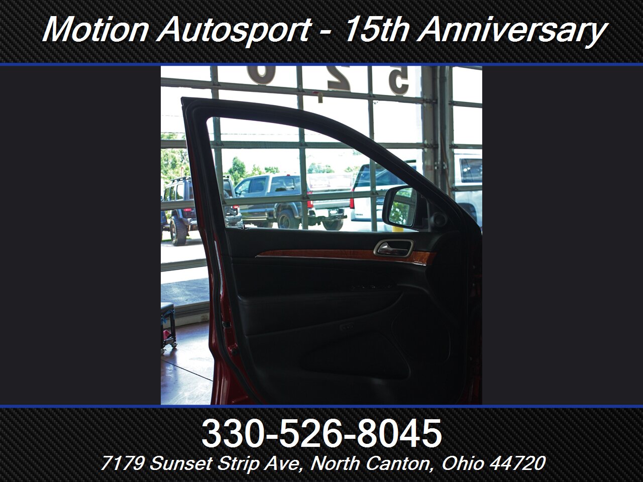 2012 Jeep Grand Cherokee Overland Moon Roof Navigation 4X4 - Photo 13 - North Canton, OH 44720
