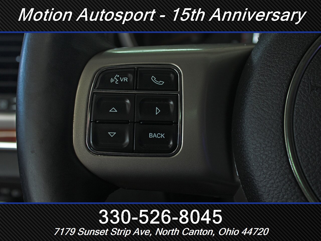 2012 Jeep Grand Cherokee Overland Moon Roof Navigation 4X4 - Photo 17 - North Canton, OH 44720