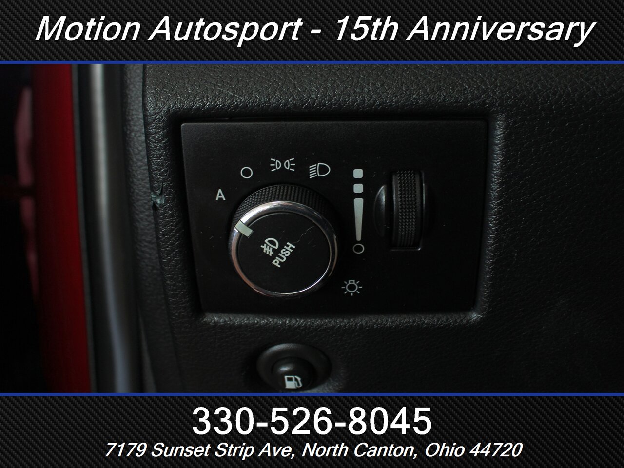 2012 Jeep Grand Cherokee Overland Moon Roof Navigation 4X4 - Photo 15 - North Canton, OH 44720
