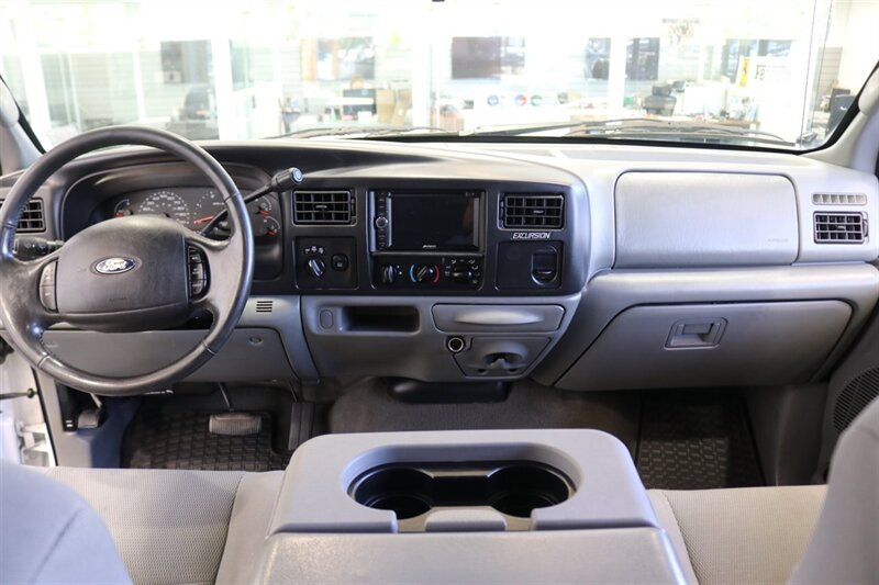 2005 Ford Excursion XLT - Photo 18 - Portland, OR 97230