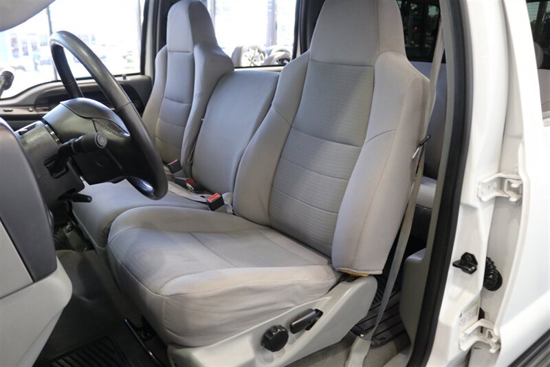 2005 Ford Excursion XLT - Photo 14 - Portland, OR 97230