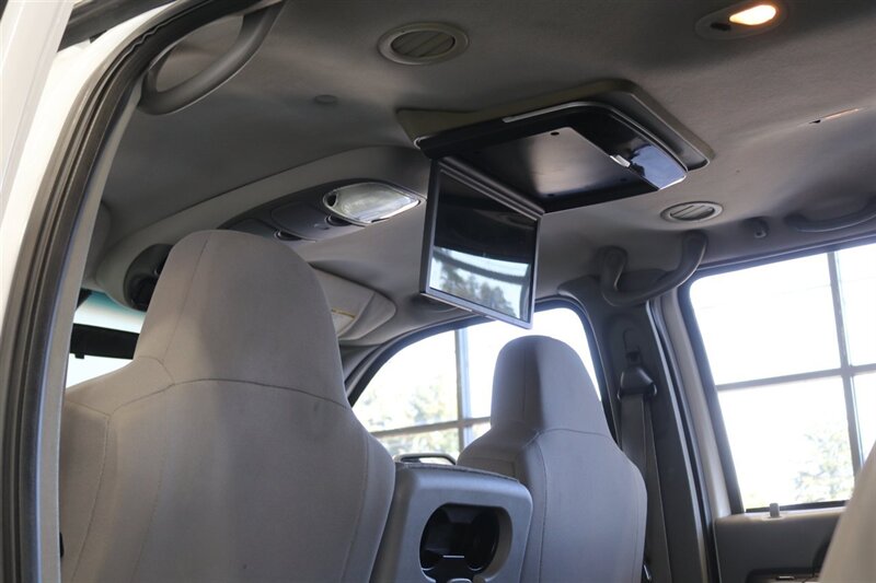 2005 Ford Excursion XLT - Photo 34 - Portland, OR 97230