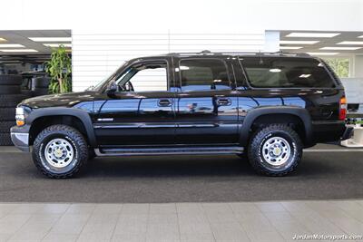 2000 Chevrolet Suburban 2500 LT  1-CALIFORNIA OWNER* 2500 3/4 TON W/ 6.0L VORTEC* LT LOADED W/SUNROOF & REAR CAPTAINS* NEW 33 " BFG KO3 10-PLYs* NEW 2.5 " LEVELING KIT W/BILSTEIN STEERING STABILIZER* 0-RUST* FRESH SERVICE - Photo 4 - Portland, OR 97230
