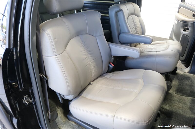 2000 Chevrolet Suburban 2500 LT  1-CALIFORNIA OWNER* 2500 3/4 TON W/ 6.0L VORTEC* LT LOADED W/SUNROOF & REAR CAPTAINS* NEW 33 " BFG KO3 10-PLYs* NEW 2.5 " LEVELING KIT W/BILSTEIN STEERING STABILIZER* 0-RUST* FRESH SERVICE - Photo 18 - Portland, OR 97230