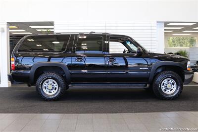 2000 Chevrolet Suburban 2500 LT  1-CALIFORNIA OWNER* 2500 3/4 TON W/ 6.0L VORTEC* LT LOADED W/SUNROOF & REAR CAPTAINS* NEW 33 " BFG KO3 10-PLYs* NEW 2.5 " LEVELING KIT W/BILSTEIN STEERING STABILIZER* 0-RUST* FRESH SERVICE - Photo 5 - Portland, OR 97230