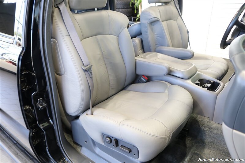 2000 Chevrolet Suburban 2500 LT  1-CALIFORNIA OWNER* 2500 3/4 TON W/ 6.0L VORTEC* LT LOADED W/SUNROOF & REAR CAPTAINS* NEW 33 " BFG KO3 10-PLYs* NEW 2.5 " LEVELING KIT W/BILSTEIN STEERING STABILIZER* 0-RUST* FRESH SERVICE - Photo 17 - Portland, OR 97230