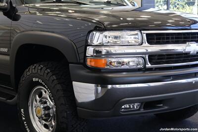 2000 Chevrolet Suburban 2500 LT  1-CALIFORNIA OWNER* 2500 3/4 TON W/ 6.0L VORTEC* LT LOADED W/SUNROOF & REAR CAPTAINS* NEW 33 " BFG KO3 10-PLYs* NEW 2.5 " LEVELING KIT W/BILSTEIN STEERING STABILIZER* 0-RUST* FRESH SERVICE - Photo 13 - Portland, OR 97230
