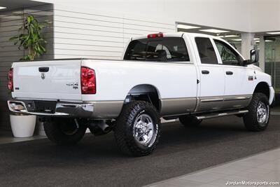 2009 Dodge Ram 2500 Laramie  1-OWNER* 67K MILES ONLY* 6-SPEED MANUAL* LARAMIE LONG BED* NEW 3 " BILSTEIN LEVEL LIFT* NEW 35 " BFGK KO3 10-PLY TIRES* 100% RUST & ACCIDENT FREE* ALL BOOKS AND KEYS - Photo 7 - Portland, OR 97230