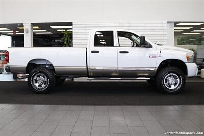 2009 Dodge Ram 2500 Laramie  1-OWNER* 67K MILES ONLY* 6-SPEED MANUAL* LARAMIE LONG BED* NEW 3 " BILSTEIN LEVEL LIFT* NEW 35 " BFGK KO3 10-PLY TIRES* 100% RUST & ACCIDENT FREE* ALL BOOKS AND KEYS - Photo 5 - Portland, OR 97230