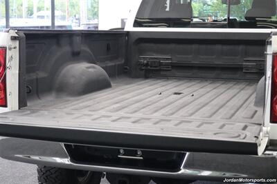 2009 Dodge Ram 2500 Laramie  1-OWNER* 67K MILES ONLY* 6-SPEED MANUAL* LARAMIE LONG BED* NEW 3 " BILSTEIN LEVEL LIFT* NEW 35 " BFGK KO3 10-PLY TIRES* 100% RUST & ACCIDENT FREE* ALL BOOKS AND KEYS - Photo 44 - Portland, OR 97230