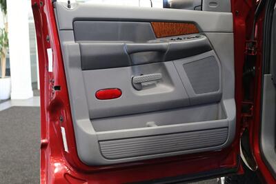 2006 Dodge Ram 2500 Laramie  1-OWNER* 81K MILES ONLY* LARAMIE LOADED 6-PASSENGER* SPRAY IN BED LINER* NEW BRAKES-ROTORS-CALIPERS-COOLANT FLUSH-AC CHARGE-BRAKE FLUID FLUSH* 0-ACCIDENTS* HEATED SEATS* ALL BOOKS & KEYS - Photo 64 - Portland, OR 97230