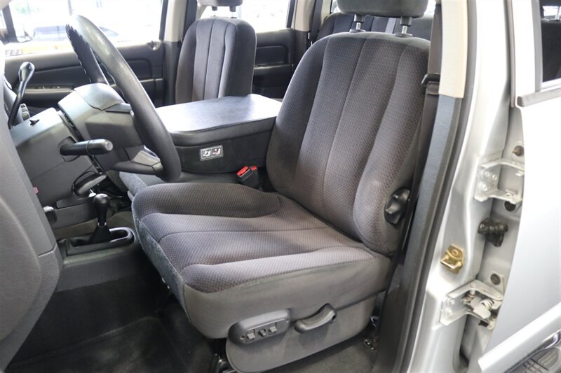 2004 Dodge Ram 2500 1-OWNER* 100% RUST & CORROSION FREE* 100% STOCK* NEW 33 " BFG KO3 10-PLYs* FRESHLY SERVICED* SPRAY IN BED LINER* 6-PASSENGER* ALL ORIGINAL BOOKS & MANUALS* CAMPER TIE DOWNS - Photo 18 - Portland, OR 97230