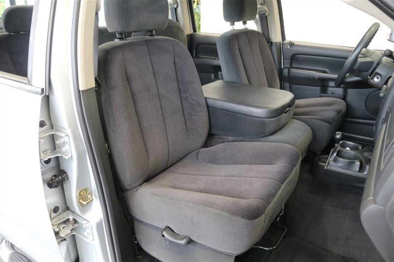 2004 Dodge Ram 2500 1-OWNER* 100% RUST & CORROSION FREE* 100% STOCK* NEW 33 " BFG KO3 10-PLYs* FRESHLY SERVICED* SPRAY IN BED LINER* 6-PASSENGER* ALL ORIGINAL BOOKS & MANUALS* CAMPER TIE DOWNS - Photo 19 - Portland, OR 97230