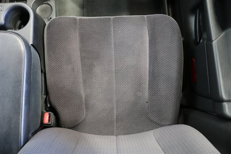 2005 Dodge Ram 3500 ST 4dr Quad Cab ST   - Photo 43 - Portland, OR 97230