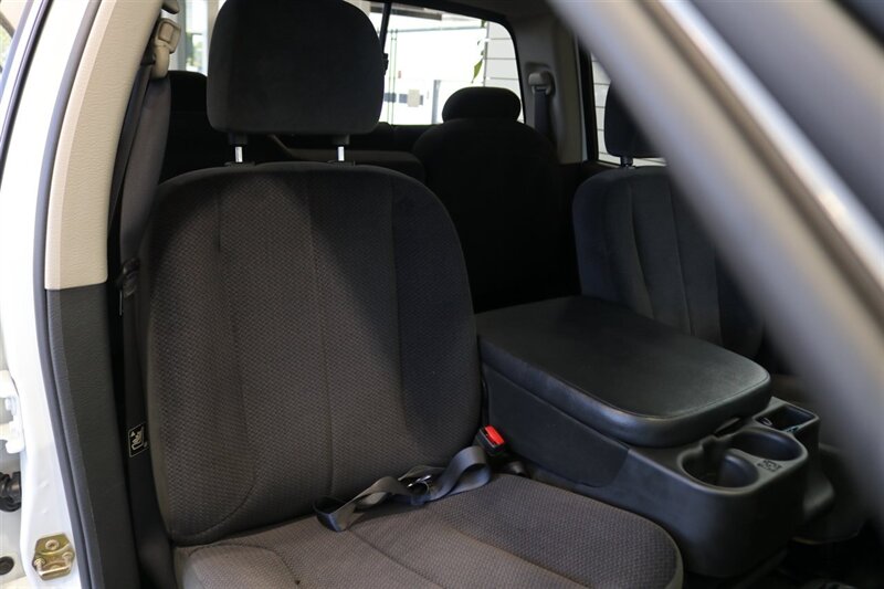 2005 Dodge Ram 3500 ST 4dr Quad Cab ST   - Photo 32 - Portland, OR 97230