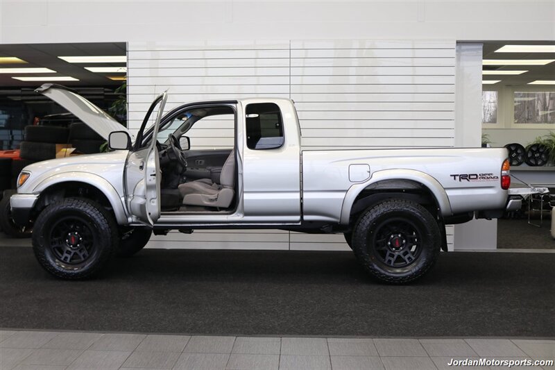 2002 Toyota Tacoma V6  100% RUST FREE* NEW TIMING BELT SERVICE* NEW 2.75 " BILSTEIN TOYTEC LEVEL LIFT W/DIFF DROPS* NEW 33 " FALKEN A/T 4 & 17 "TRD PRO WHEELS* REAR LOCKERS* LIKE NEW BED* ALL ORIGINAL BOOKS & KEYS - Photo 10 - Portland, OR 97230