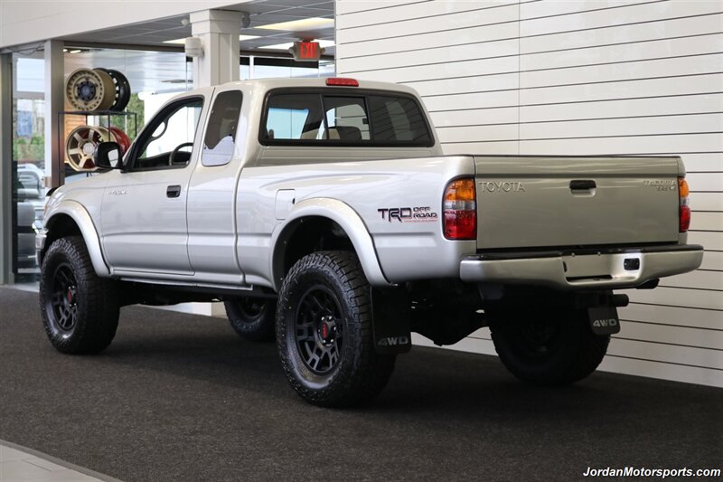 2002 Toyota Tacoma V6  100% RUST FREE* NEW TIMING BELT SERVICE* NEW 2.75 " BILSTEIN TOYTEC LEVEL LIFT W/DIFF DROPS* NEW 33 " FALKEN A/T 4 & 17 "TRD PRO WHEELS* REAR LOCKERS* LIKE NEW BED* ALL ORIGINAL BOOKS & KEYS - Photo 6 - Portland, OR 97230