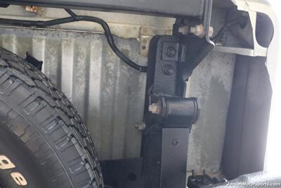 2002 Toyota Tacoma V6  100% RUST FREE* NEW TIMING BELT SERVICE* NEW 2.75 " BILSTEIN TOYTEC LEVEL LIFT W/DIFF DROPS* NEW 33 " FALKEN A/T 4 & 17 "TRD PRO WHEELS* REAR LOCKERS* LIKE NEW BED* ALL ORIGINAL BOOKS & KEYS - Photo 35 - Portland, OR 97230