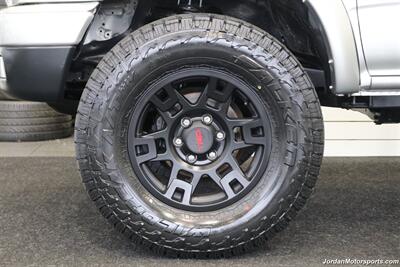 2002 Toyota Tacoma V6  100% RUST FREE* NEW TIMING BELT SERVICE* NEW 2.75 " BILSTEIN TOYTEC LEVEL LIFT W/DIFF DROPS* NEW 33 " FALKEN A/T 4 & 17 "TRD PRO WHEELS* REAR LOCKERS* LIKE NEW BED* ALL ORIGINAL BOOKS & KEYS - Photo 21 - Portland, OR 97230