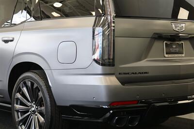2026 Cadillac Escalade-V V OWNER'S PERSONAL CAR* 1 OF 255* CERAMIC NANO TINT W/ WINDSHIELD* BRAND NEW CONDITION* ALL BOOKS - KEYS - WINDOW STICKER - Photo 15 - Portland, OR 97230