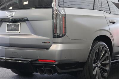 2026 Cadillac Escalade-V V OWNER'S PERSONAL CAR* 1 OF 255* CERAMIC NANO TINT W/ WINDSHIELD* BRAND NEW CONDITION* ALL BOOKS - KEYS - WINDOW STICKER - Photo 14 - Portland, OR 97230