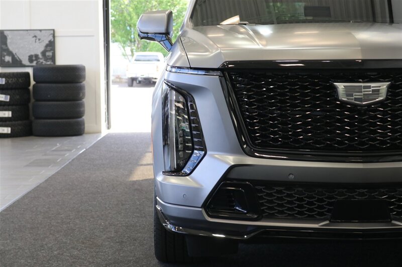 2026 Cadillac Escalade-V V OWNER'S PERSONAL CAR* 1 OF 255* CERAMIC NANO TINT W/ WINDSHIELD* BRAND NEW CONDITION* ALL BOOKS - KEYS - WINDOW STICKER - Photo 41 - Portland, OR 97230