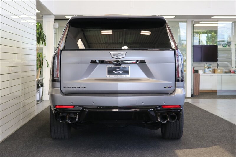 2026 Cadillac Escalade-V V OWNER'S PERSONAL CAR* 1 OF 255* CERAMIC NANO TINT W/ WINDSHIELD* BRAND NEW CONDITION* ALL BOOKS - KEYS - WINDOW STICKER - Photo 9 - Portland, OR 97230
