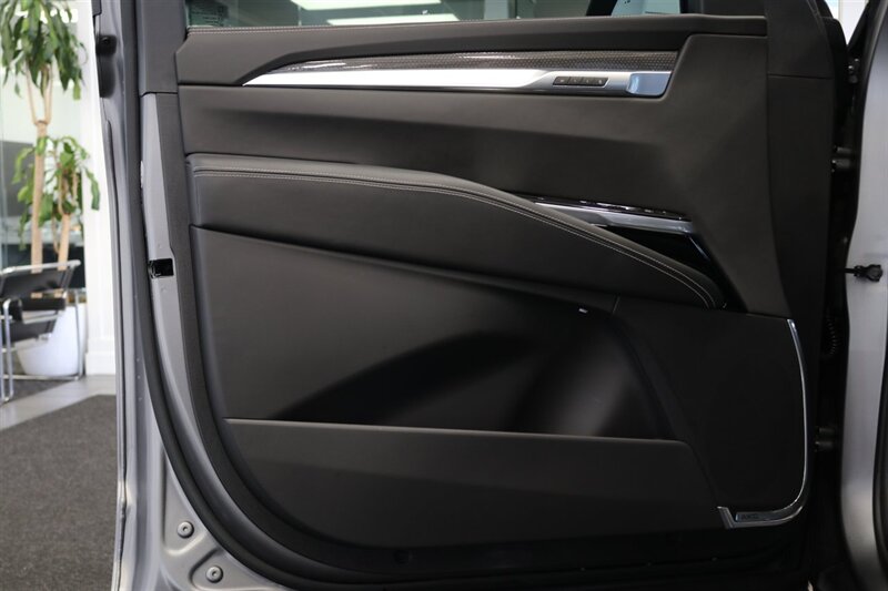 2026 Cadillac Escalade-V V OWNER'S PERSONAL CAR* 1 OF 255* CERAMIC NANO TINT W/ WINDSHIELD* BRAND NEW CONDITION* ALL BOOKS - KEYS - WINDOW STICKER - Photo 25 - Portland, OR 97230