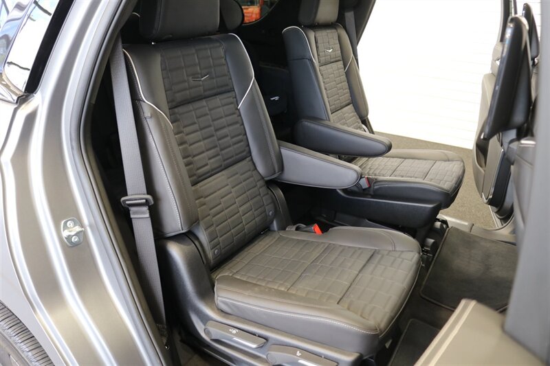 2026 Cadillac Escalade-V V OWNER'S PERSONAL CAR* 1 OF 255* CERAMIC NANO TINT W/ WINDSHIELD* BRAND NEW CONDITION* ALL BOOKS - KEYS - WINDOW STICKER - Photo 21 - Portland, OR 97230