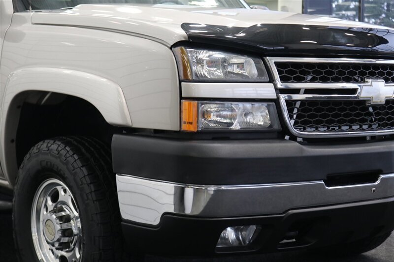 2006 Chevrolet Silverado 2500 LT3 4dr Extended Cab  1-CALIFORNIA OWNER SINCE NEW* 100% RUST FREE* 0-ACCIDENTS* LINEX BED LINER* ALL RECORDS SINCE NEW* ALL FLUIDS & FILTERS REPLACED & FLUSHED* 100% MINT CONDITION - Photo 13 - Portland, OR 97230
