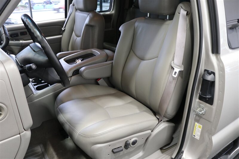 2006 Chevrolet Silverado 2500 LT3 4dr Extended Cab  1-CALIFORNIA OWNER SINCE NEW* 100% RUST FREE* 0-ACCIDENTS* LINEX BED LINER* ALL RECORDS SINCE NEW* ALL FLUIDS & FILTERS REPLACED & FLUSHED* 100% MINT CONDITION - Photo 16 - Portland, OR 97230