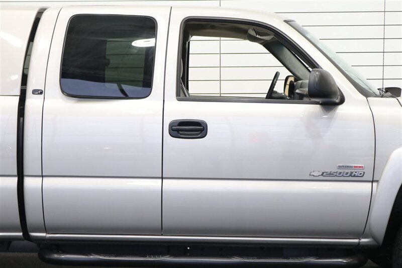 2006 Chevrolet Silverado 2500 LT3 4dr Extended Cab  1-CALIFORNIA OWNER SINCE NEW* 100% RUST FREE* 0-ACCIDENTS* LINEX BED LINER* ALL RECORDS SINCE NEW* ALL FLUIDS & FILTERS REPLACED & FLUSHED* 100% MINT CONDITION - Photo 61 - Portland, OR 97230