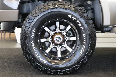 2000 Ford Excursion Limited  100% RUST & CORROSION FREE* BANKS MONSTER EXHAUST / 5 POSITION TUNER / COLD AIR INTAKE* 3 " LEVEL KIT* NEW 35 " BFG KO3s W/NEW 17 "WHEELS* WARN MANUAL HUBS* 2005 GRILL-HEADLIGHTS - Photo 42 - Portland, OR 97230