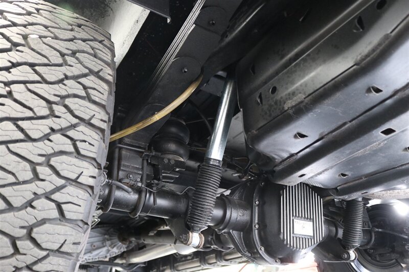 2000 Ford Excursion Limited  100% RUST & CORROSION FREE* BANKS MONSTER EXHAUST / 5 POSITION TUNER / COLD AIR INTAKE* 3 " LEVEL KIT* NEW 35 " BFG KO3s W/NEW 17 "WHEELS* WARN MANUAL HUBS* 2005 GRILL-HEADLIGHTS - Photo 30 - Portland, OR 97230