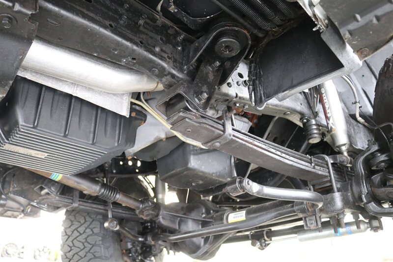 2000 Ford Excursion Limited  100% RUST & CORROSION FREE* BANKS MONSTER EXHAUST / 5 POSITION TUNER / COLD AIR INTAKE* 3 " LEVEL KIT* NEW 35 " BFG KO3s W/NEW 17 "WHEELS* WARN MANUAL HUBS* 2005 GRILL-HEADLIGHTS - Photo 36 - Portland, OR 97230