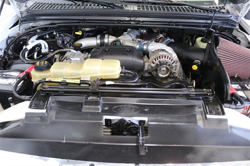 2000 Ford Excursion Limited  100% RUST & CORROSION FREE* BANKS MONSTER EXHAUST / 5 POSITION TUNER / COLD AIR INTAKE* 3 " LEVEL KIT* NEW 35 " BFG KO3s W/NEW 17 "WHEELS* WARN MANUAL HUBS* 2005 GRILL-HEADLIGHTS - Photo 14 - Portland, OR 97230