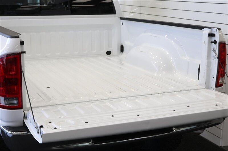 2005 Dodge Ram 2500 SLT 4dr Quad Cab SLT  1-ARIZONA OWNER* 100% RUST & ACCIDENT FREE* NEW 3 "BILSTEIN LEVEL KIT* NEW 35 "BFG KO3* NEW BALL JOINTS/HUBS/TIE RODS* ALL BOOKS & MANUALS & WINDOW STICKER* NV5600 6-SPD - Photo 40 - Portland, OR 97230