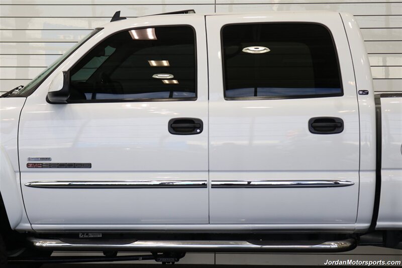2007 GMC Sierra 2500HD Classic SLT  1-OWNER* COLLECTOR QUALITY* 18K ACTUAL MILES* LBX DURAMAX CLASSIC* FABTEC LIFT* 35 "TOYO R/T TRAIL 10-PLY TIRS* 18 "KMC WHEELS* SPRAY IN BED LINER* 0-RUST* MOON ROOF* ALL BOOKS & KEYS* - Photo 56 - Portland, OR 97230