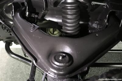 2007 GMC Sierra 2500HD Classic SLT  1-OWNER* COLLECTOR QUALITY* 18K ACTUAL MILES* LBX DURAMAX CLASSIC* FABTEC LIFT* 35 "TOYO R/T TRAIL 10-PLY TIRS* 18 "KMC WHEELS* SPRAY IN BED LINER* 0-RUST* MOON ROOF* ALL BOOKS & KEYS* - Photo 37 - Portland, OR 97230