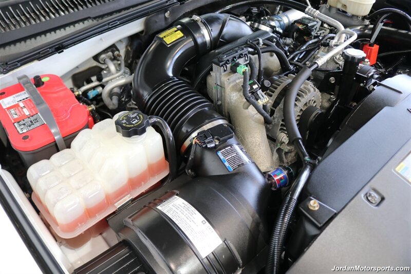 2007 GMC Sierra 2500HD Classic SLT  1-OWNER* COLLECTOR QUALITY* 18K ACTUAL MILES* LBX DURAMAX CLASSIC* FABTEC LIFT* 35 "TOYO R/T TRAIL 10-PLY TIRS* 18 "KMC WHEELS* SPRAY IN BED LINER* 0-RUST* MOON ROOF* ALL BOOKS & KEYS* - Photo 38 - Portland, OR 97230